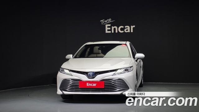 Toyota Camry 2019 — photo 3