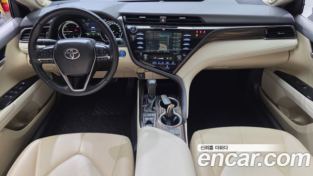 Toyota Camry 2019 — photo 10