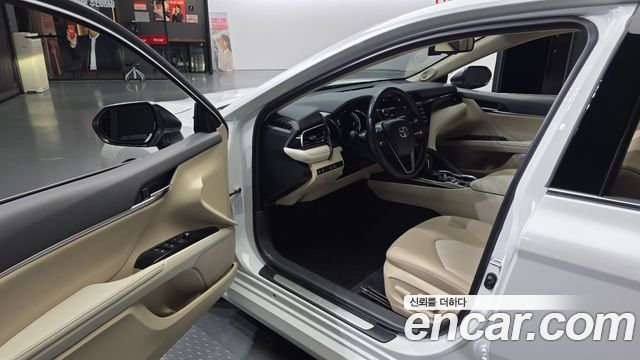 Toyota Camry 2019 — photo 13