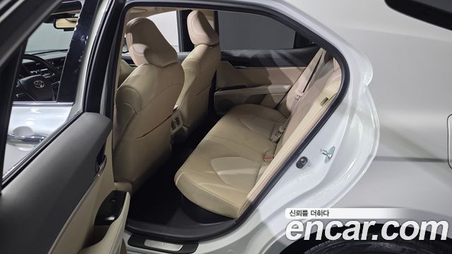 Toyota Camry 2019 — photo 17