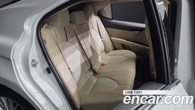 Toyota Camry 2019 — photo 18