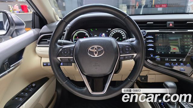 Toyota Camry 2019 — photo 19