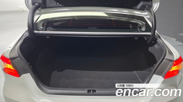 Toyota Camry 2019 — photo 23