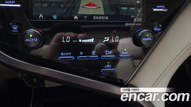 Toyota Camry 2019 — photo 24