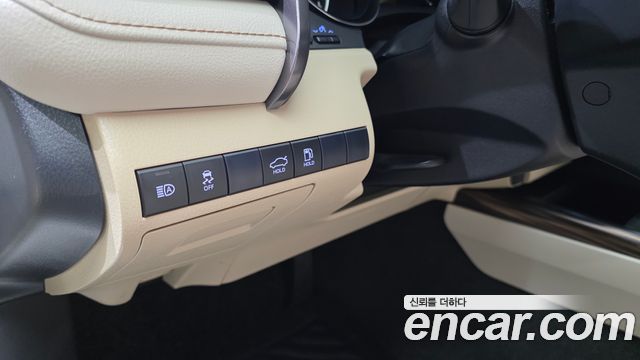 Toyota Camry 2019 — photo 25