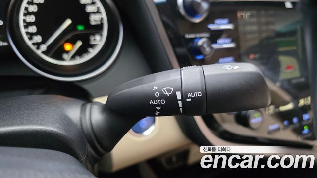 Toyota Camry 2019 — photo 26