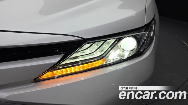 Toyota Camry 2019 — photo 8