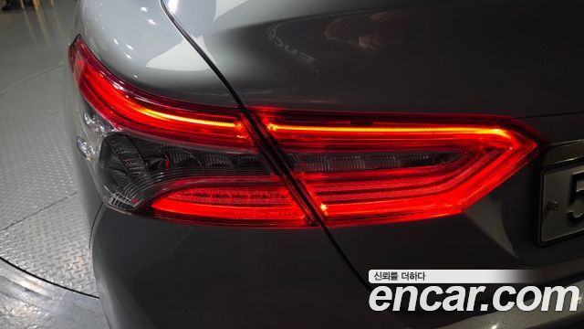 Toyota Camry 2019 — photo 9