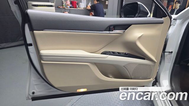 Toyota Camry 2019 — photo 14
