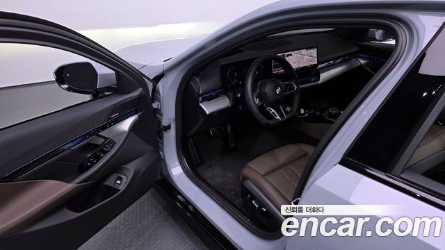 BMW 5-Series 2026 — photo 17