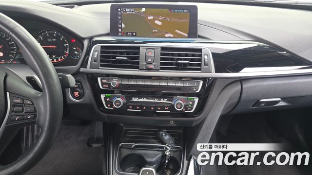 BMW 4-Series 2020 — photo 26