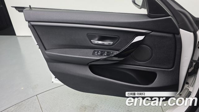 BMW 4-Series 2020 — photo 14