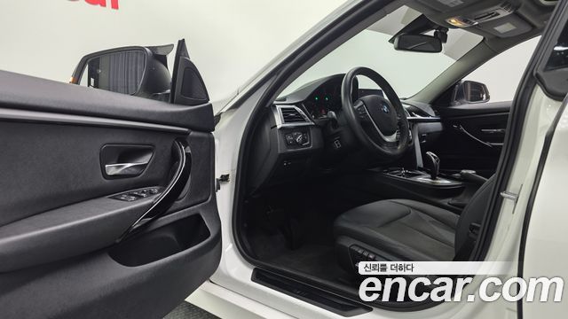 BMW 4-Series 2020 — photo 16