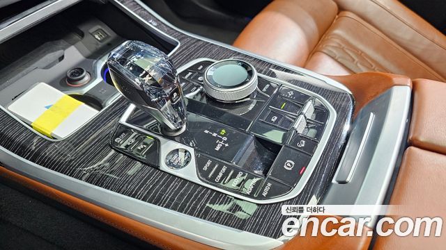 BMW X7 2021 — photo 9