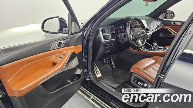 BMW X7 2021 — photo 10