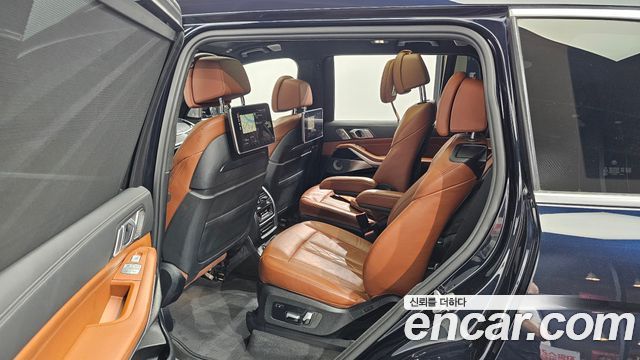 BMW X7 2021 — photo 11