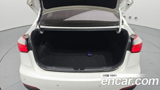 Kia K3 2013 — photo 20