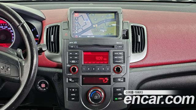 Kia Porte 2012 — photo 14