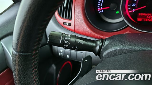 Kia Porte 2012 — photo 18