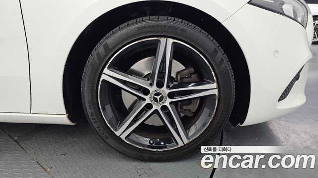Mercedes-Benz A-Class 2020 — photo 5