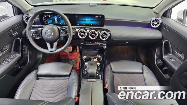 Mercedes-Benz A-Class 2020 — photo 10