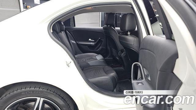 Mercedes-Benz A-Class 2020 — photo 18