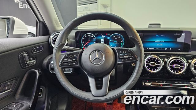 Mercedes-Benz A-Class 2020 — photo 19