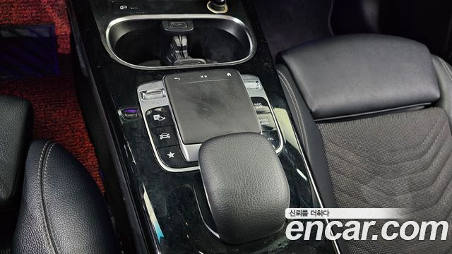 Mercedes-Benz A-Class 2020 — photo 24