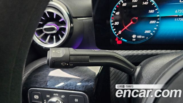 Mercedes-Benz A-Class 2020 — photo 25