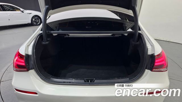 Mercedes-Benz A-Class 2020 — photo 26