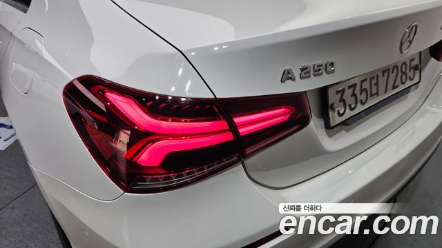 Mercedes-Benz A-Class 2020 — photo 9