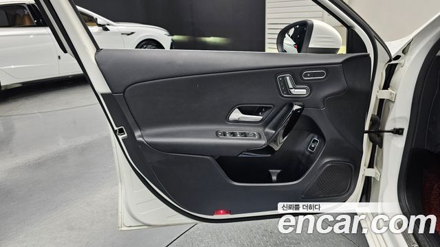 Mercedes-Benz A-Class 2020 — photo 14