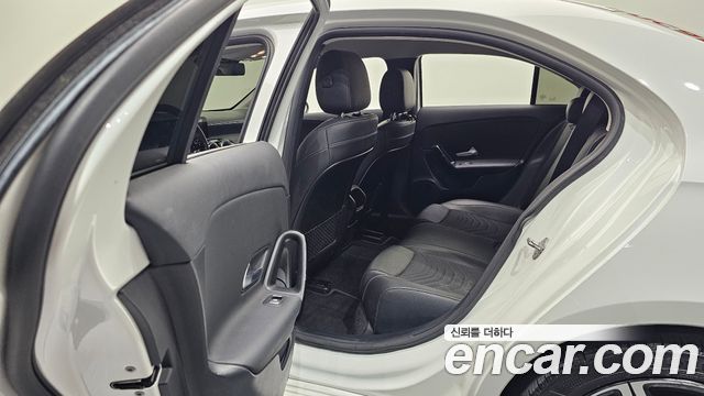 Mercedes-Benz A-Class 2020 — photo 16
