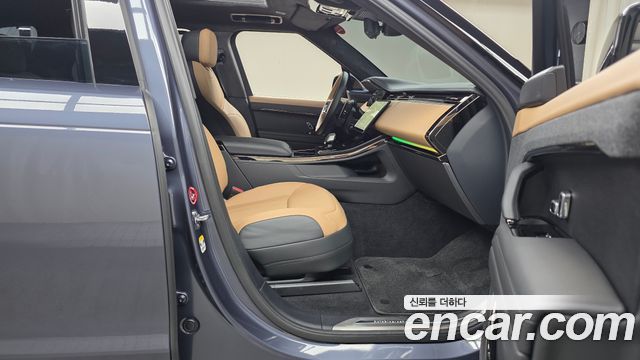 Land Rover Range Rover Sport 2025 — photo 16