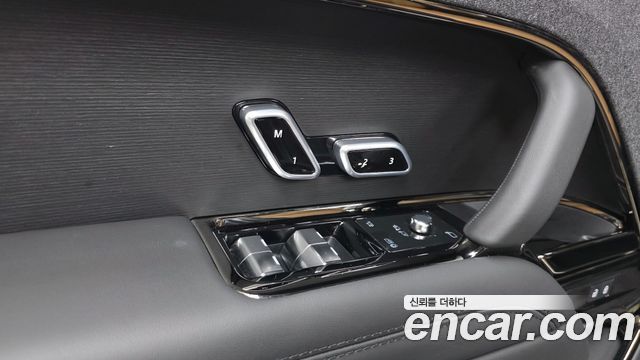 Land Rover Range Rover Sport 2025 — photo 28
