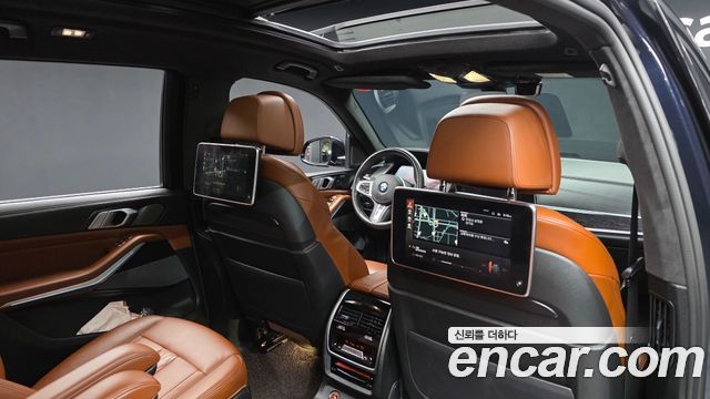 BMW X7 2021 — photo 24