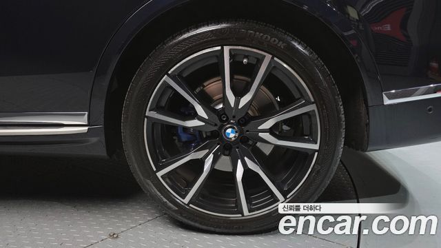 BMW X7 2021 — photo 7