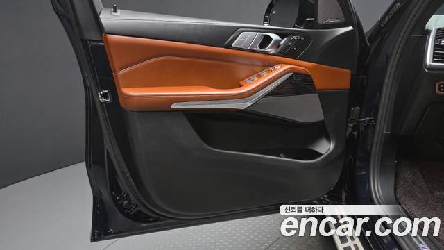 BMW X7 2021 — photo 14