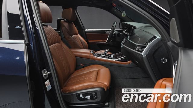 BMW X7 2021 — photo 16