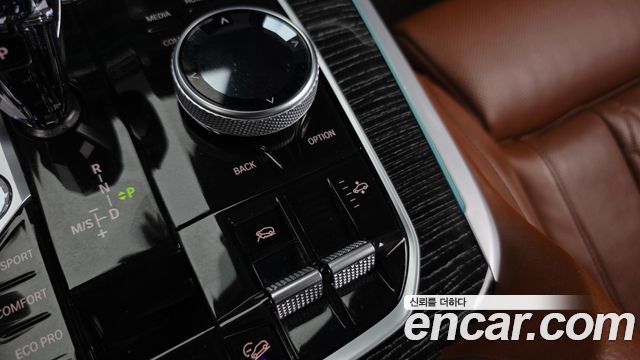 BMW X7 2021 — photo 27