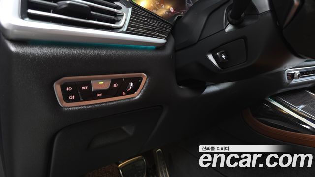BMW X7 2021 — photo 28