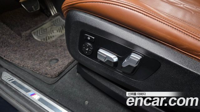 BMW X7 2021 — photo 32