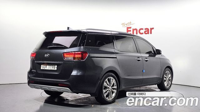 Kia Canival 2017 — photo 2
