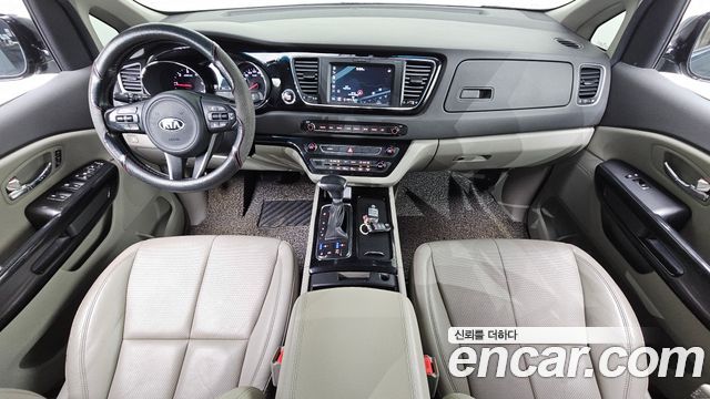 Kia Canival 2017 — photo 7