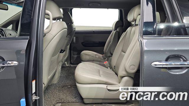 Kia Canival 2017 — photo 12