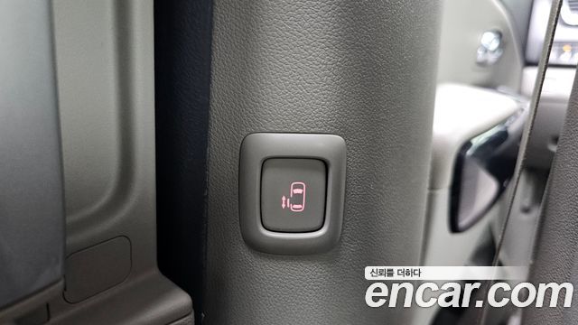Kia Canival 2017 — photo 18