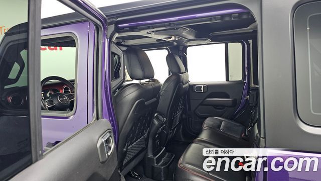 Jeep Wrangler 2023 — photo 17