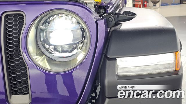Jeep Wrangler 2023 — photo 8
