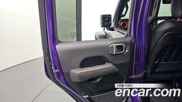Jeep Wrangler 2023 — photo 15