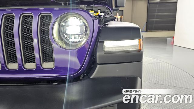 Jeep Wrangler 2023 — photo 27